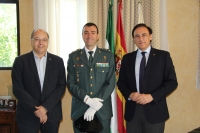 De izquierda a derecha, el vicerrector de Coordinacin Institucional e Infraestructuras, Antonio Cubero, el teniente coronel Carretero Lucena y el rector Jos Carlos Gmez Villamandos