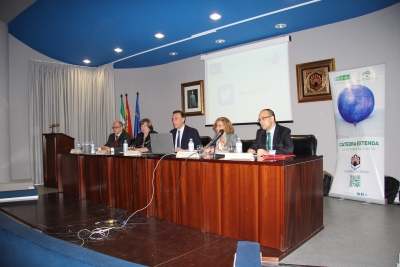 De izquierda a derecha, Kurt Grsch, Mara de los Santos Crdoba, Jos Carlos Gomez Villamandos, Julia Muoz y Antonio Ruiz, en la inauguracin del curso.