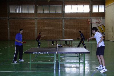 Rafael Ortega Lupin de la EPS ganador de la prueba de tenis de mesa del XXIV Trofeo Rector.