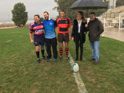 Rosa Gallardo, directora de la ETSIAM, junto a los participantes