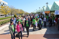 Paseo de las autoridades por el Paseo