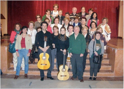 Alumnos de la Ctedra y guitarristas al finalizar el concierto