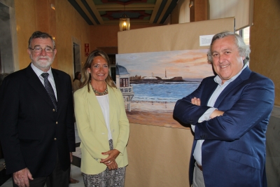 De izquierda a derecha, Jos Manuel Roldn, May Perea-Milla y Jos Manuel Recio, en la inauguracin de la exposicin