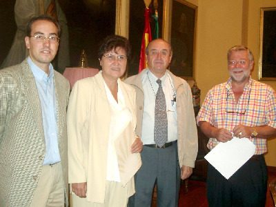 La Ctedra Intergeneracional supera en dos das la demanda de matrcula de todo el curso pasado