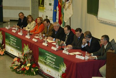 Las administraciones nacionales y regionales sealan la Agricultura de Conservacin como la mejor alternativa para lograr un desarrollo sostenible del campo