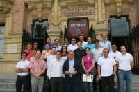 Los participantes en el curso, junto al director del mismo, Anselmo Perea (en el centro)