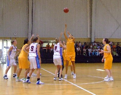 La UCO debuta en la Copa de Europa con una victoria sobre la Universidad de Amsterdam (58-51)