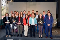 Foto de familia de los premiados.