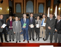 Foto de familia de autoridades asistentes al acto