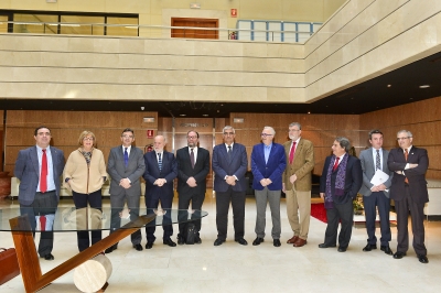 Rectores y representantes de la Consejera tras la firma