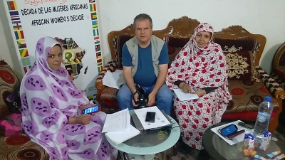 El profesor Miguel ngel Montijano durante su estancia en los Campos de Refugiados Saharauis