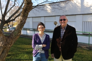 Los investigadores del Departamento de Agronomía María Benlloch y Ricardo Fernández Escobar